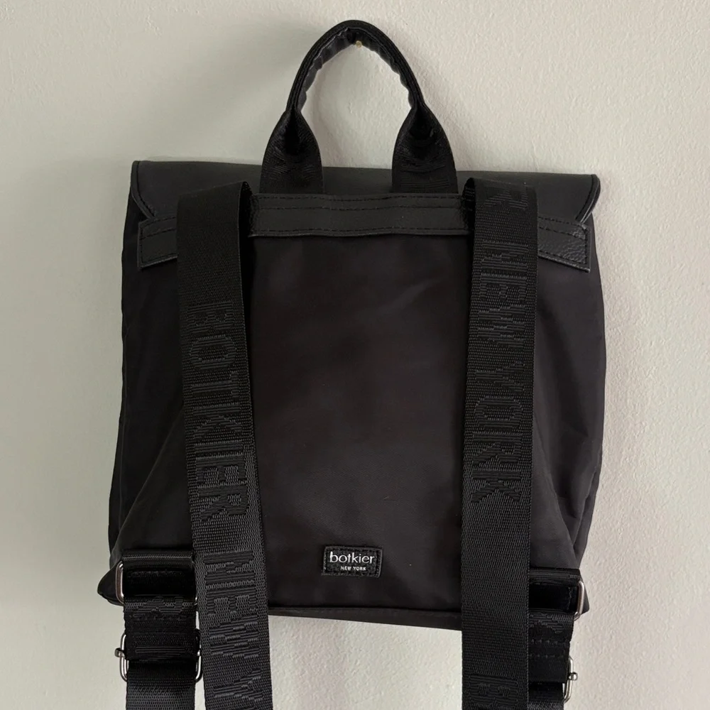 Botkier sleek functional